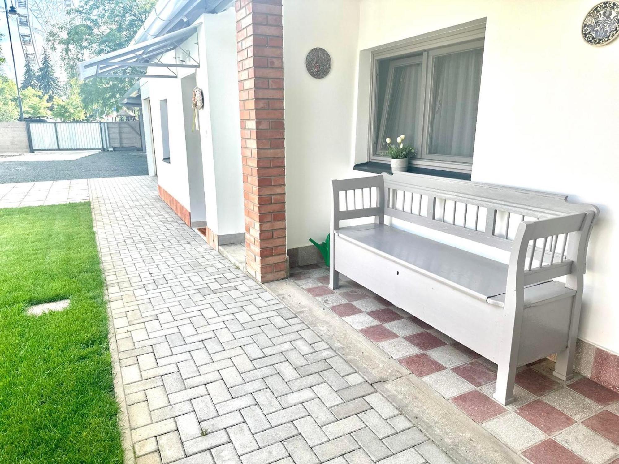 Tuenderkert Apartman Gyula Ngoại thất bức ảnh