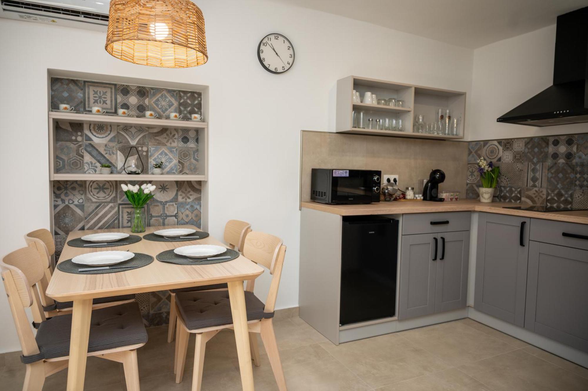 Tuenderkert Apartman Gyula Ngoại thất bức ảnh