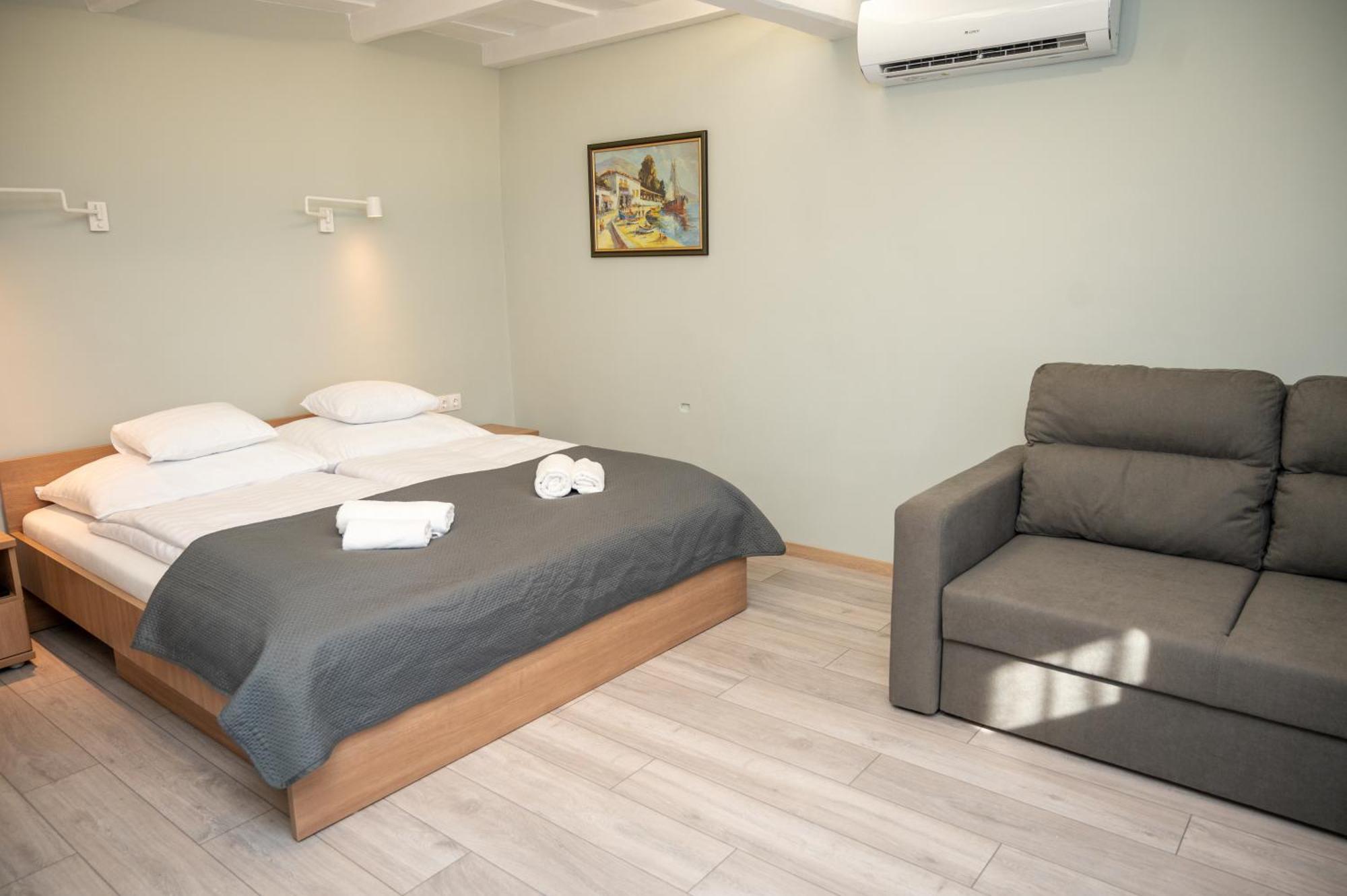 Tuenderkert Apartman Gyula Ngoại thất bức ảnh