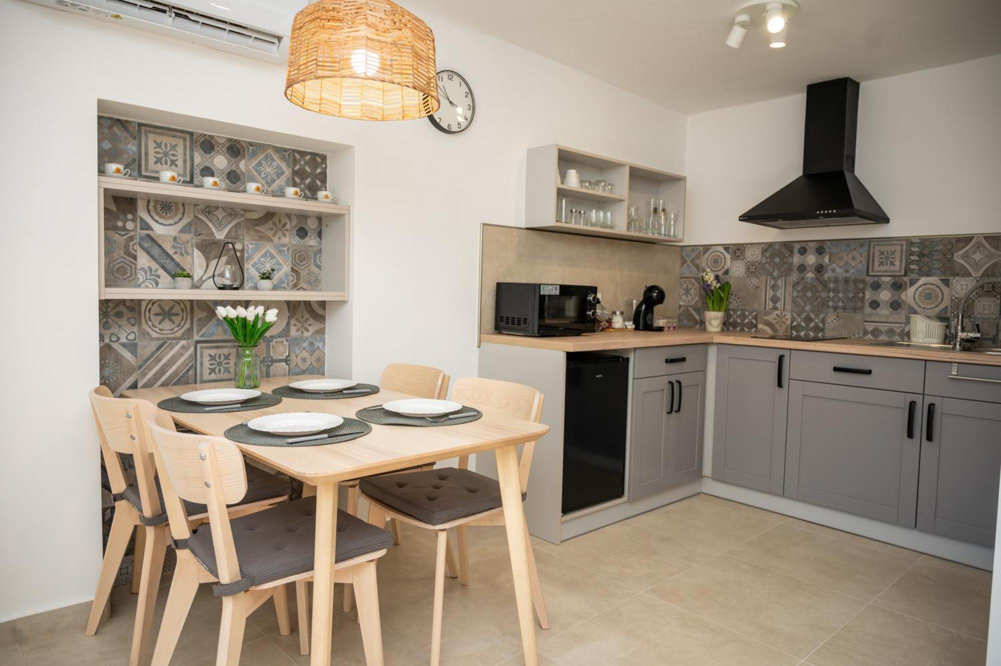 Tuenderkert Apartman Gyula Ngoại thất bức ảnh