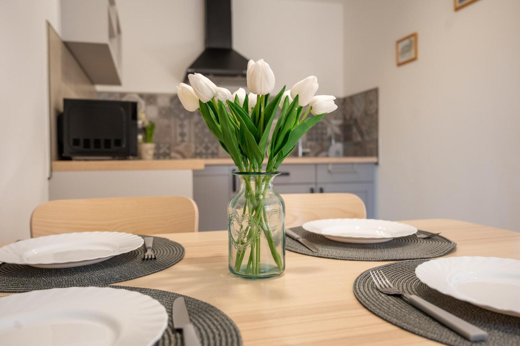 Tuenderkert Apartman Gyula Ngoại thất bức ảnh